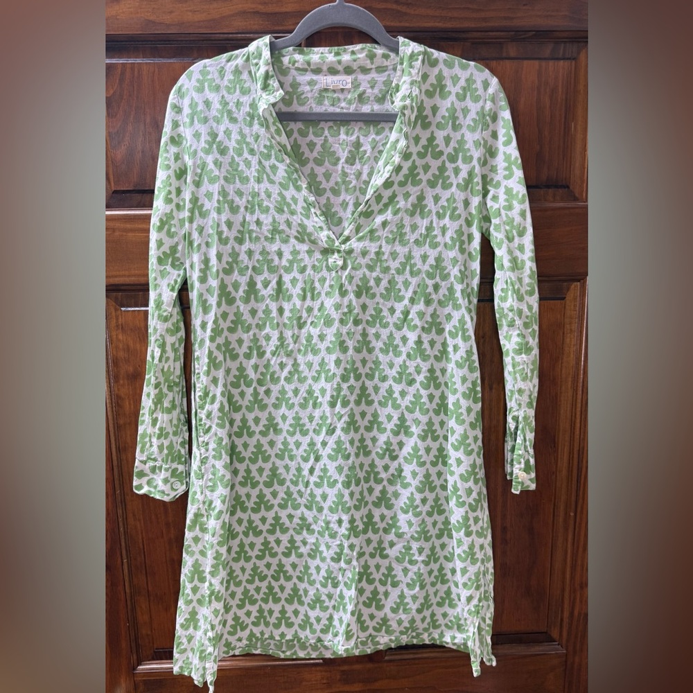 Chico's Stylish Green and White Tunic Top